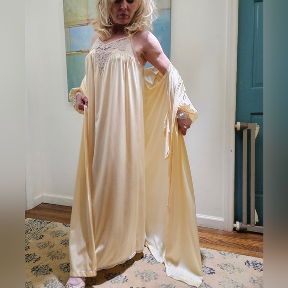 Vtg Miss Elaine 2 piece peignoire set lingerie - Picture 8 of 8